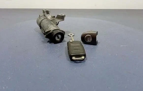 Skoda Superb B5 (3U) Ignition lock 4B0905851A