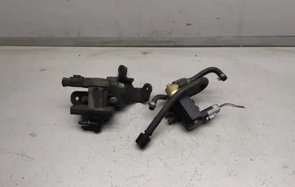 Peugeot 307 CC Turbo solenoid valve 9661960380 9660693180