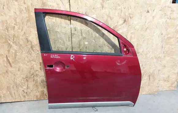 Mitsubishi Outlander Front door