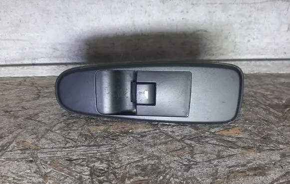Citroen C4 I Picasso Electric window control switch 96639377ZD
