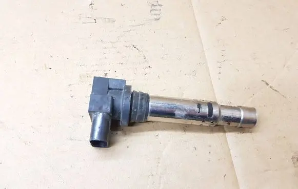 Volkswagen Eos High voltage ignition coil 036905715E