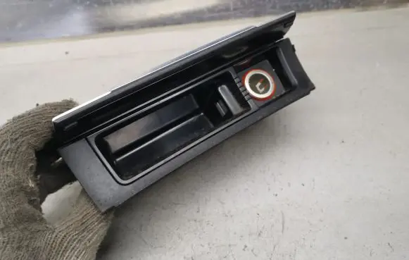 Volkswagen PASSAT CC Car ashtray 3C0863284K