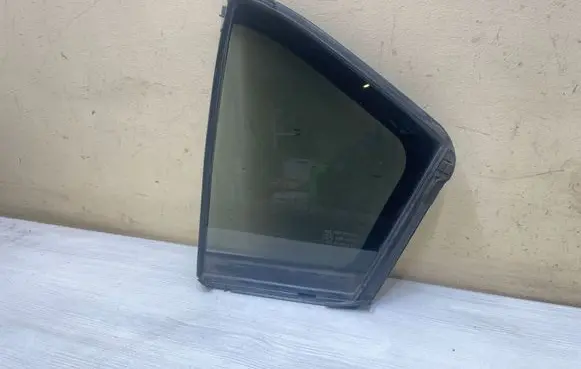 Mitsubishi Eclipse Cross Front triangle window/glass 43R00156