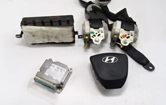 Hyundai i20 (PB PBT) Airbag set 