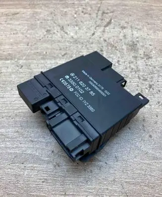 Mercedes-Benz E W211 Keyless (KESSY) go control unit/module 2118203785 33500102