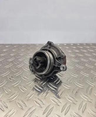 BMW 5 E60 E61 Vacuum pump 