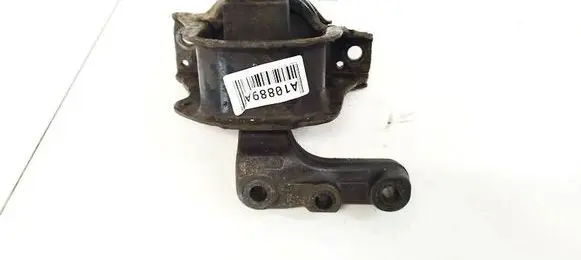 Peugeot 1007 Engine mount bracket