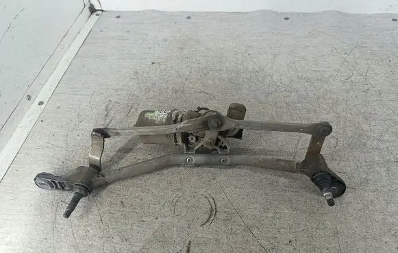 Renault Clio III Front wiper linkage 8200268931DVALEO
