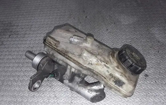 Renault Scenic II - Grand scenic II Master brake cylinder 320671112 03142879