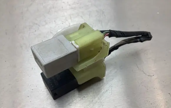 Toyota Avensis T250 Other relay 9008087019 9008087013 S00X100V