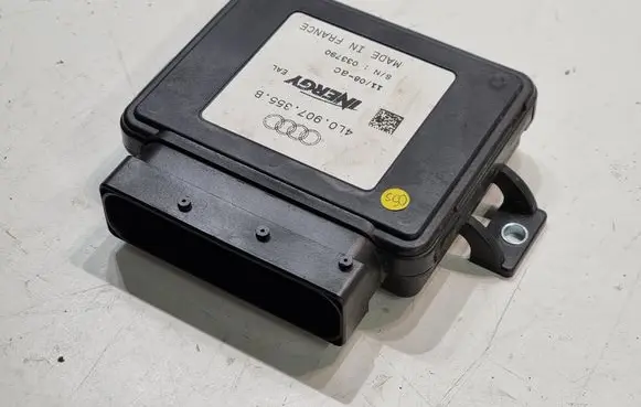 Audi Q5 SQ5 Rear brake EMF control unit/module 4L0907355B