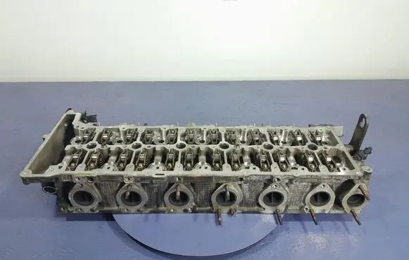 BMW 7 G11 G12 Engine head 8598486