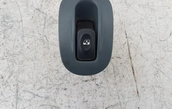 Renault Scenic I Quarter vent window switch 