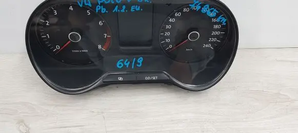 Volkswagen Polo V 6R Speedometer (instrument cluster) 6R09208606