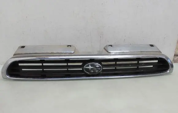 Subaru Legacy Front bumper upper radiator grill