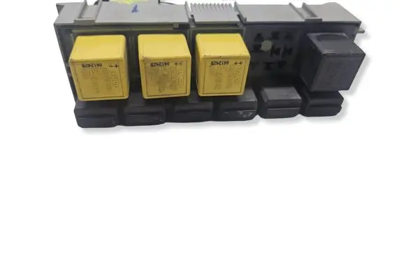 Opel Meriva A Fuse module 1234