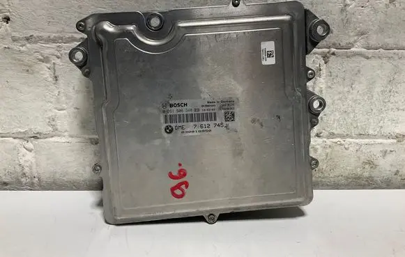 BMW 3 E92 E93 Engine control unit/module 7612745 0261S06348 030018950