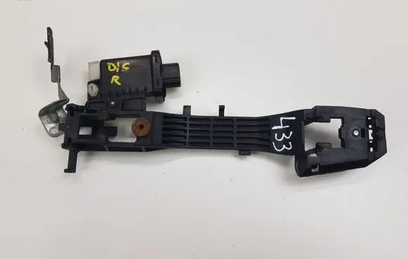 Rear door exterior handle/bracket