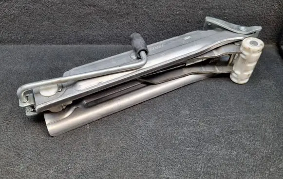Audi A6 S6 C6 4F Lift Jack 4F0011031
