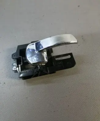Nissan Qashqai Front door interior handle 
