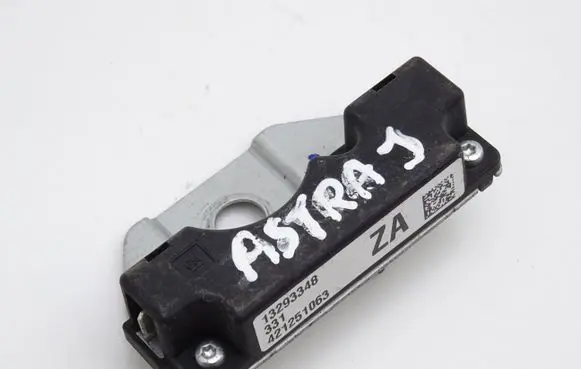 Opel Astra J Aerial antenna amplifier 13293348
