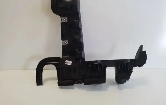 Battery bracket