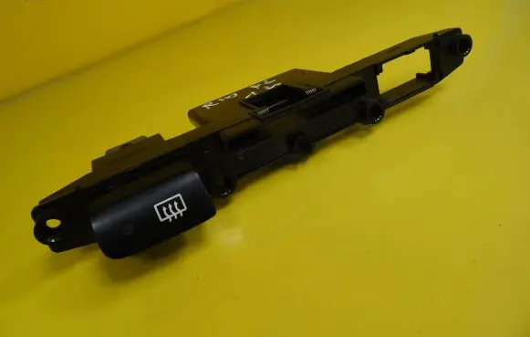 KIA Rio Windscreen/window heater switch 937001G901