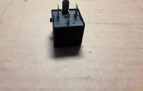 Volkswagen PASSAT B7 Other relay 4H0951253A V23136B0006X080
