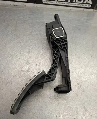 Mercedes-Benz ML W164 Accelerator throttle pedal A1643000104 190707 ZGS007