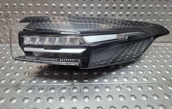 Peugeot 308 Rear/tail lights S26282231 9835299280
