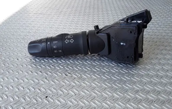 Nissan Almera Tino Indicator stalk 25540AV600