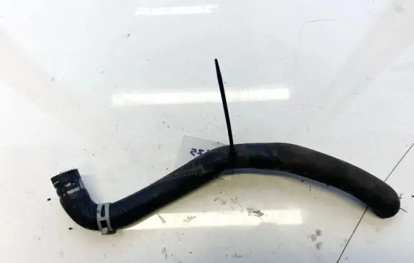 Volkswagen PASSAT B5.5 Engine coolant pipe/hose