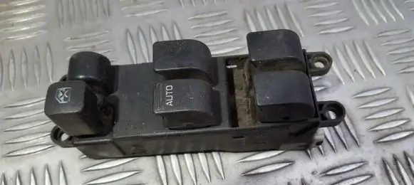 Nissan Almera Electric window control switch
