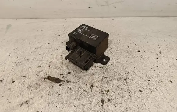 BMW X5 F15 Coolant fan relay 9198302