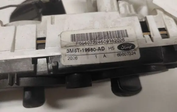 Ford Focus Climate control unit 3M5T19980AD 69607324