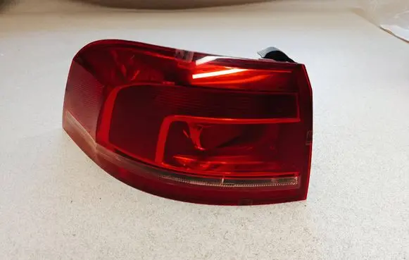 Volkswagen PASSAT B7 Rear/tail lights 3AF945095E 605001 E12990