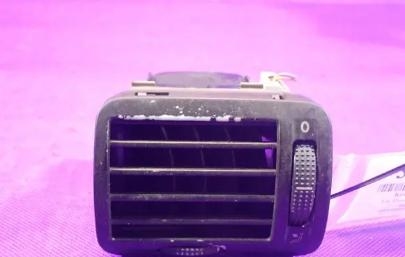 Volkswagen PASSAT B5 Dashboard side air vent grill/cover trim 3B0819703A