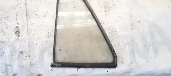 Volkswagen Jetta II Rear vent window glass 