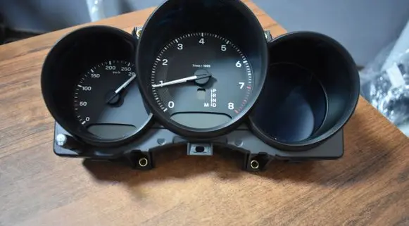 Porsche Macan (95B) Speedometer (instrument cluster) 95B920910N55555