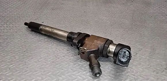 Volvo V50 Fuel injector 9657144580