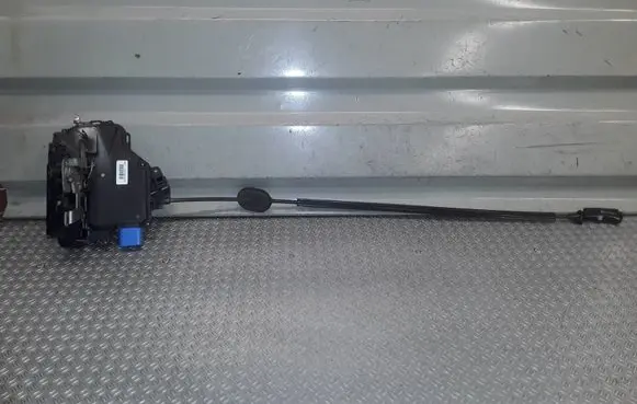 Volkswagen Golf Plus Rear door lock 7L0839016D