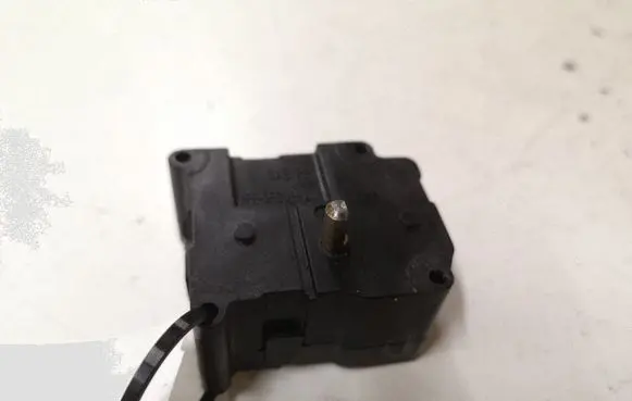 Audi A8 S8 D2 4D Air flap motor/actuator 4D0820511A 0637005001