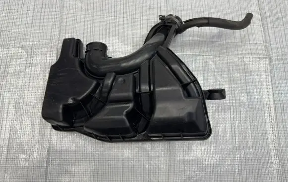 BMW X3 E83 Intake resonator A1320900404