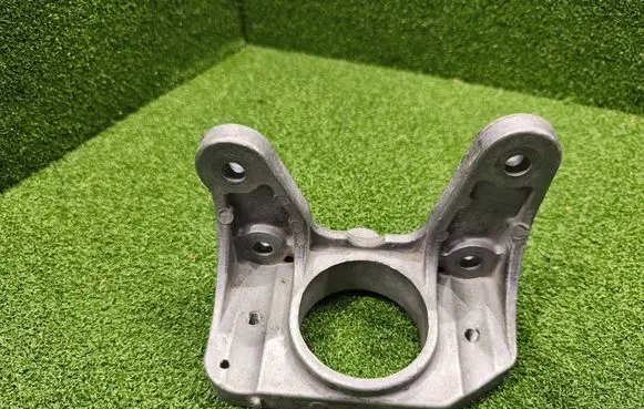 Renault Trafic II (X83) Gearbox mounting bracket 8200219372A 8200219372 93850450