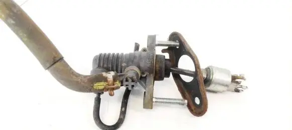 Toyota RAV 4 (XA30) Clutch master cylinder
