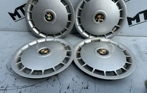 BMW 3 E30 R14 wheel hub/cap/trim 36131179170