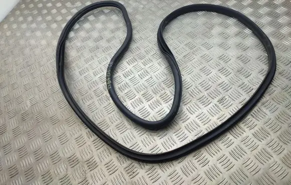 KIA Sorento Rear door rubber seal (on body) 