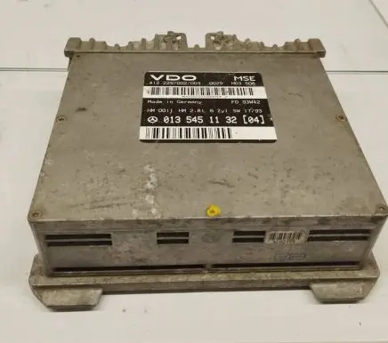 Mercedes-Benz E W124 Engine control unit/module 0135451132 412229002003 VDO412229002003