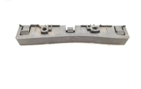 Front bumper mounting bracket