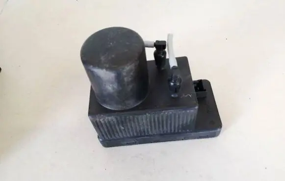 Vacuum pump